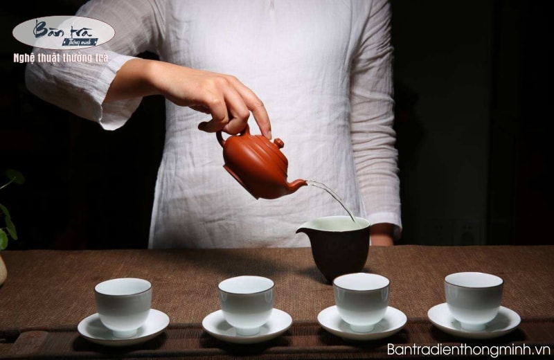 Hướng dẫn các bước pha ấm trà ngon đúng chuẩn